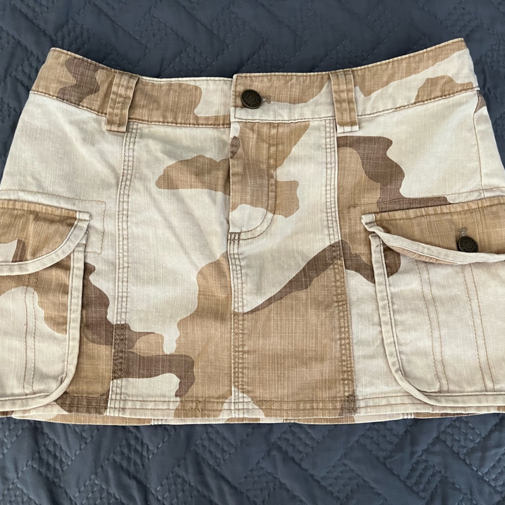 Xs tan camo mini skirt